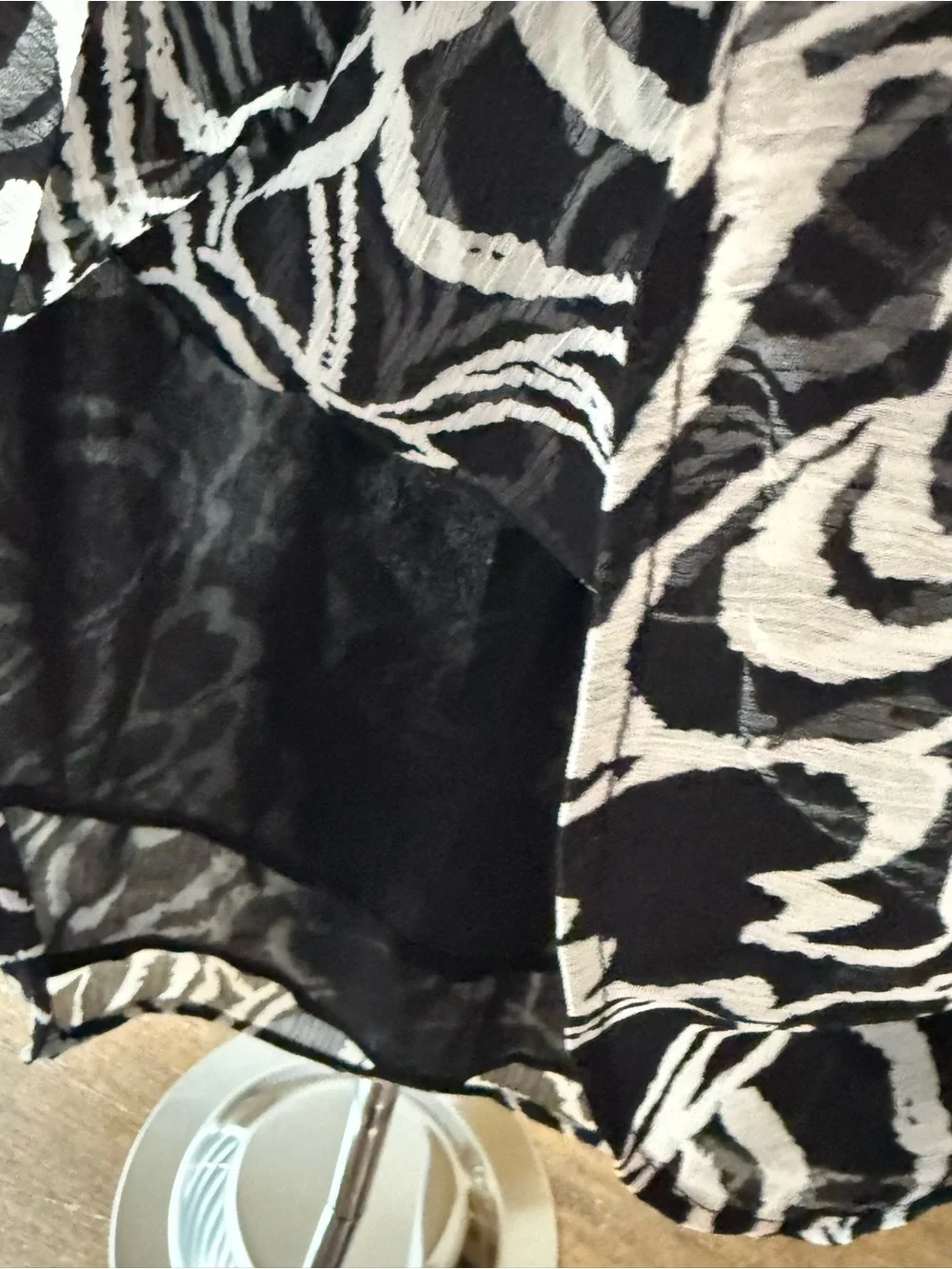 5 for $20 Deal- LOFT Black and White Abstract Puff-Sleeve Blouse- Size SP
